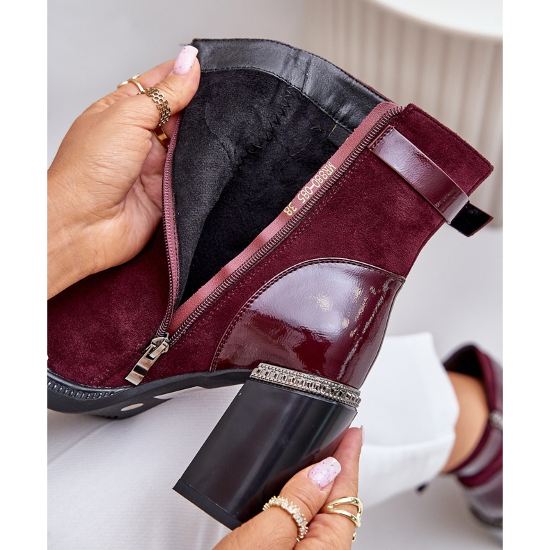 S.Barski Hőszigetelt női csizma magas sarkon, dekoratív csattal D&A MR880-085 Burgundy piros 2 S.Barski Hőszigetelt női csizma magas sarkon, dekoratív csattal D&A MR880-085 Burgundy piros 2