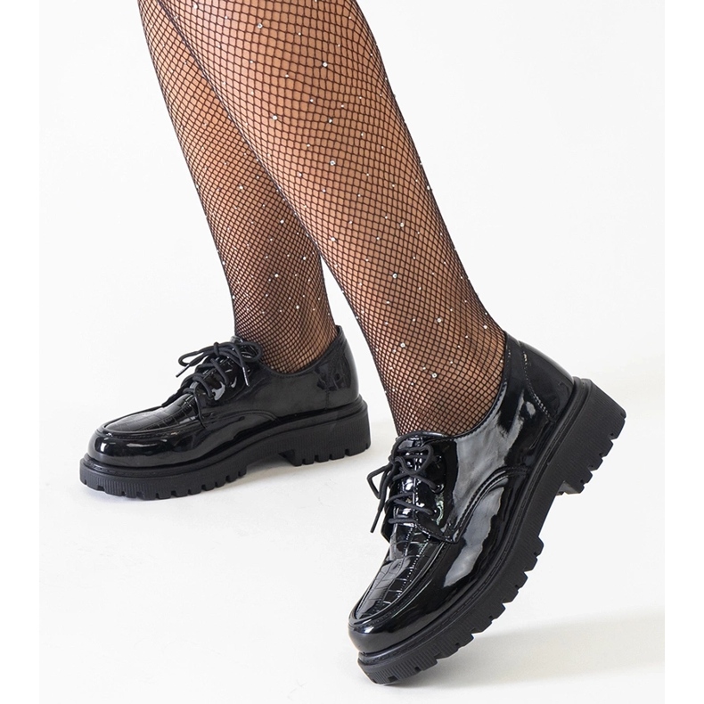 Fekete alkalmi fűzős lakkcipő az Eduardana cégtől 1