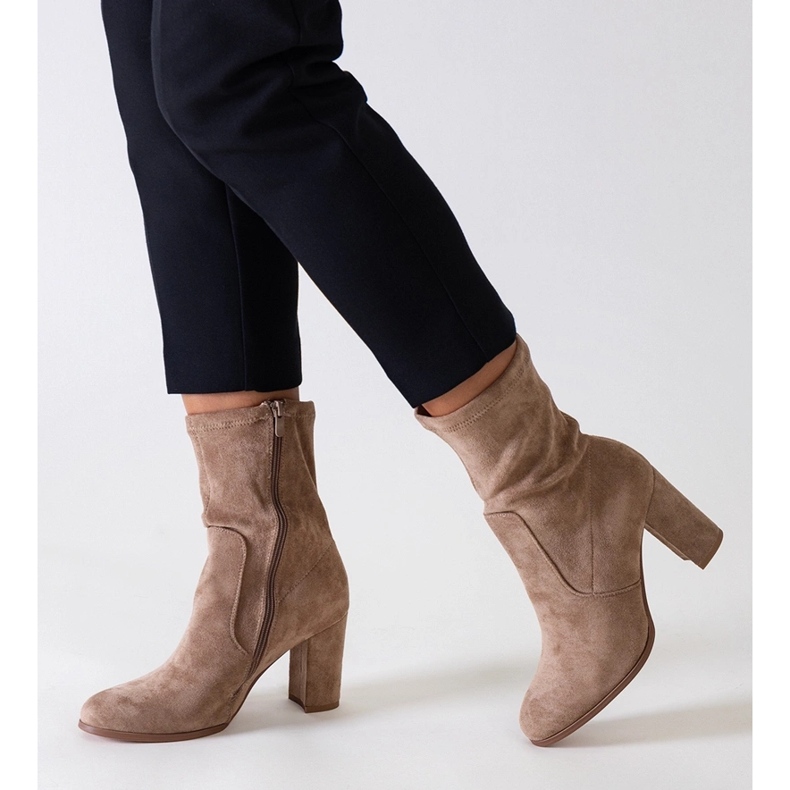 Haner bézs színű, magas sarkú bokacsizma öko-velúrból 1
