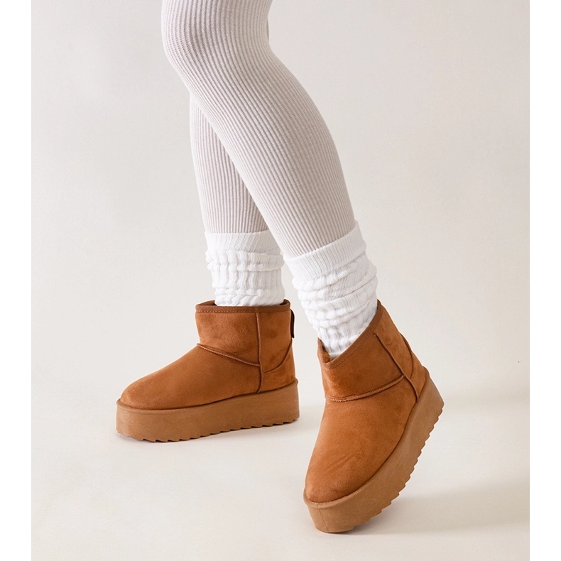 Barna alkalmi hócsizma magas emelvénnyel a Thaisától 1