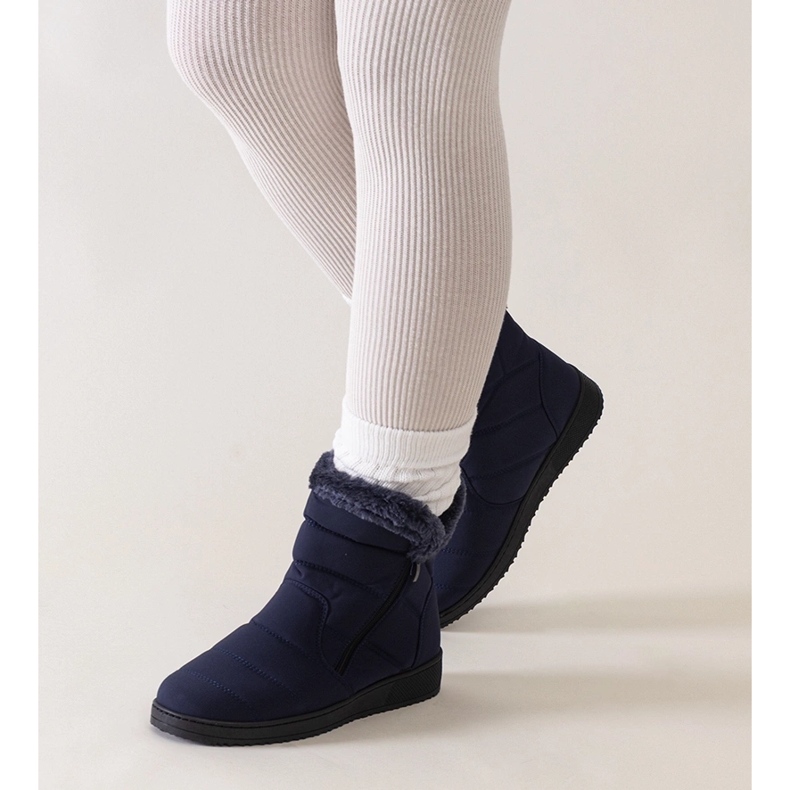 Sötétkék hócsizma Khit szőrmével díszítve 1