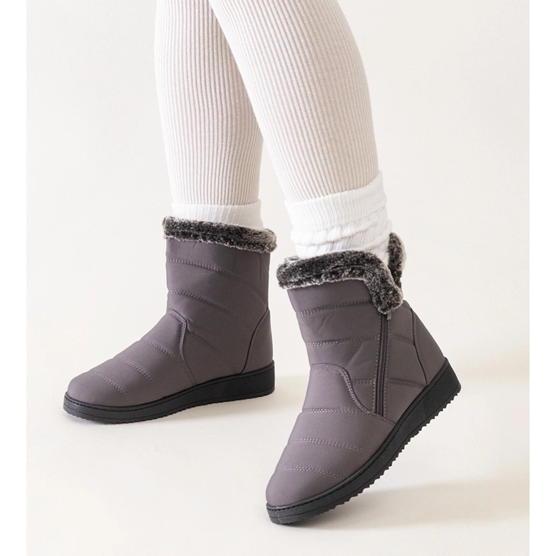 Szürke hócsizma Khit szőrmével díszítve 1