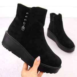 Női velúr bokacsizma vastag platformon, fekete Potocki 11305 1