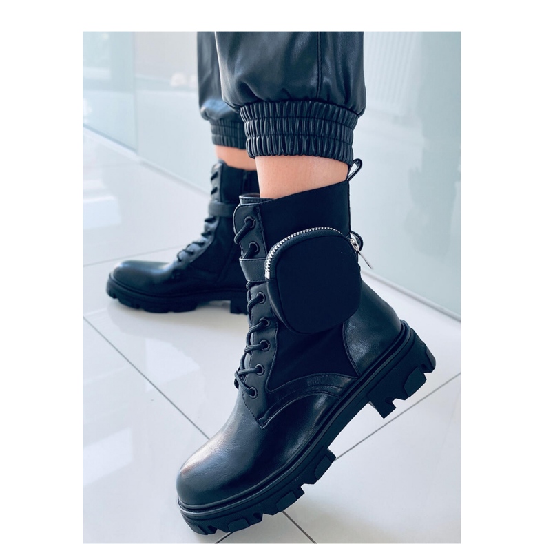 Victor Fekete fűzős bokacsizma - Inello 2