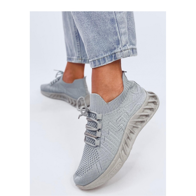Szürke zoknis sportcipő 2