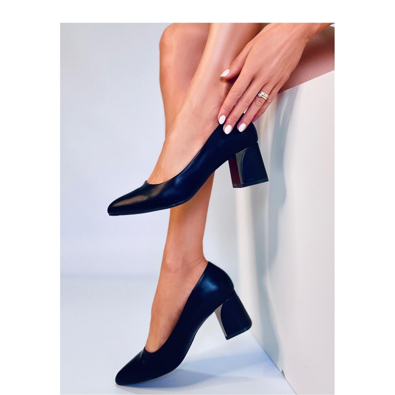 Fekete magas sarkú pumpák 2