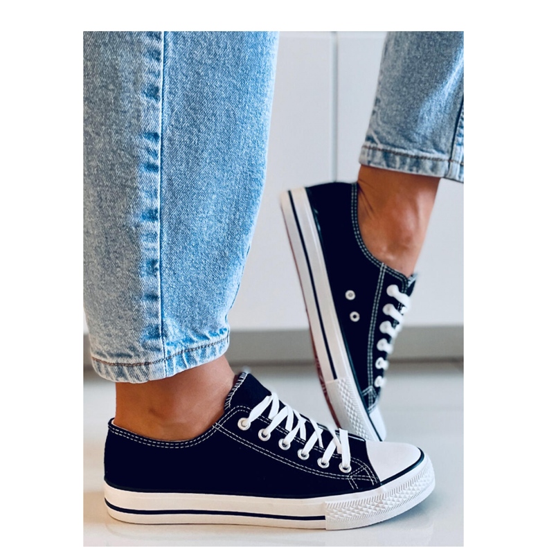 Klasszikus női tornacipő fekete 1