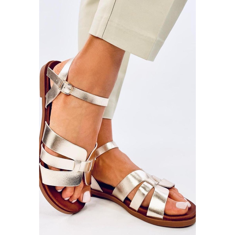 Arany színű női lapos szandál aranysárga 1