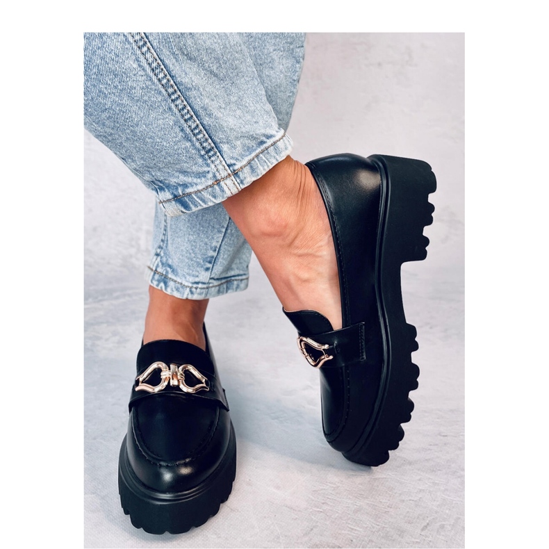 Zandra Fekete csatos mokaszinok - Inello 2