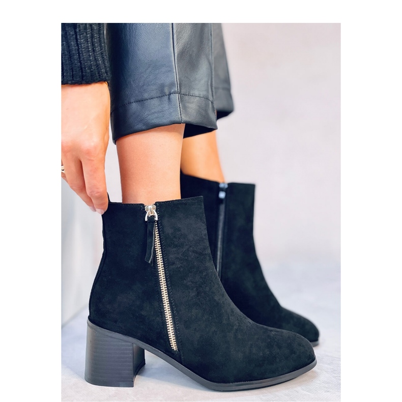 Aguirre Fekete velúr magas sarkú bokacsizma - Inello 1