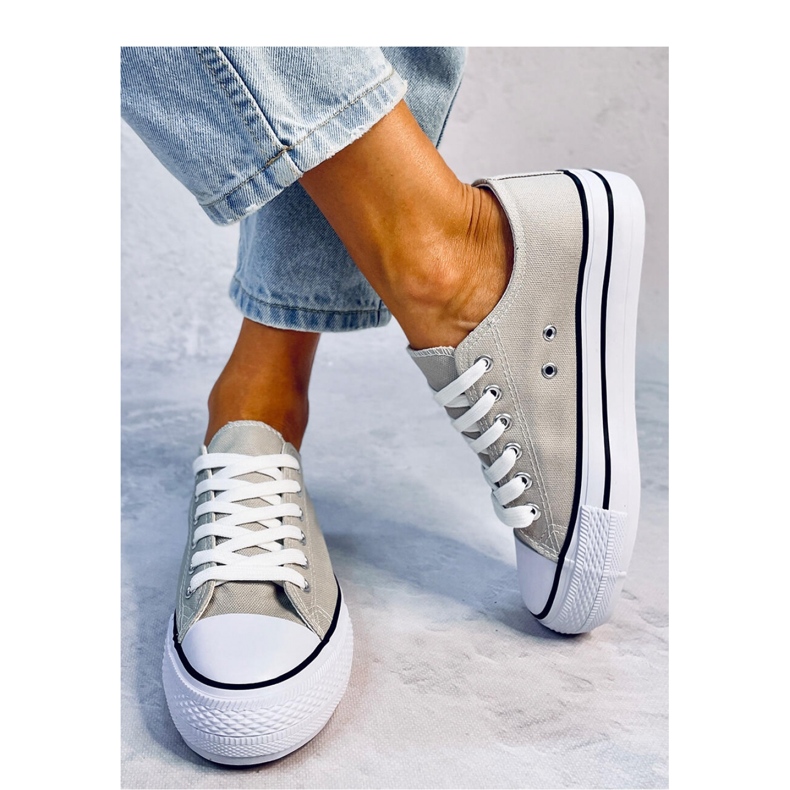 Klasszikus női tornacipő Fargis Grey - Inello szürke 1