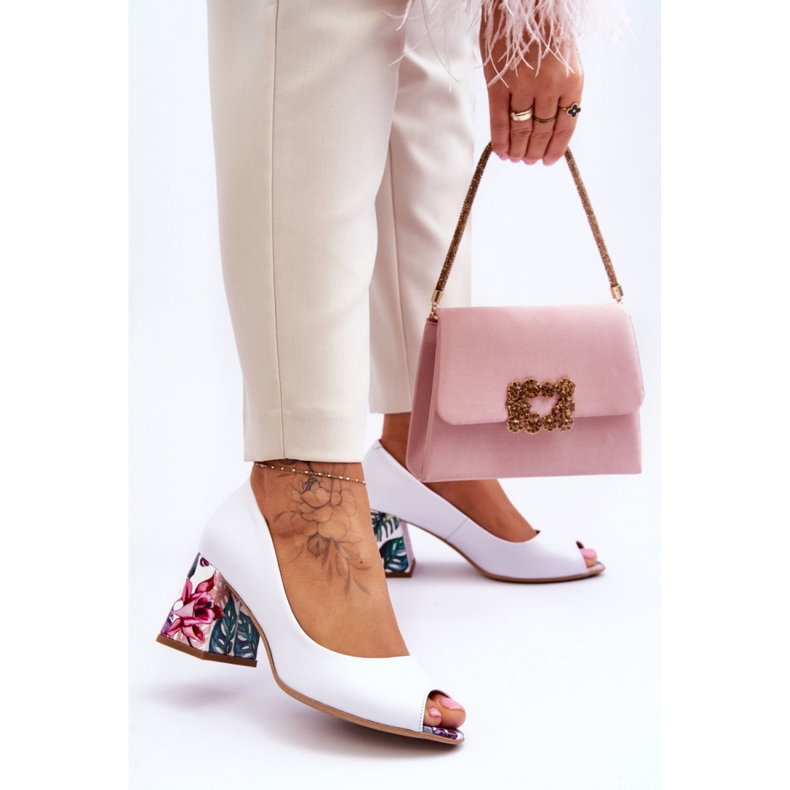 Női pumpák dekoratív sarokkal Lewski Pumps Lewski White Groch fehér 1