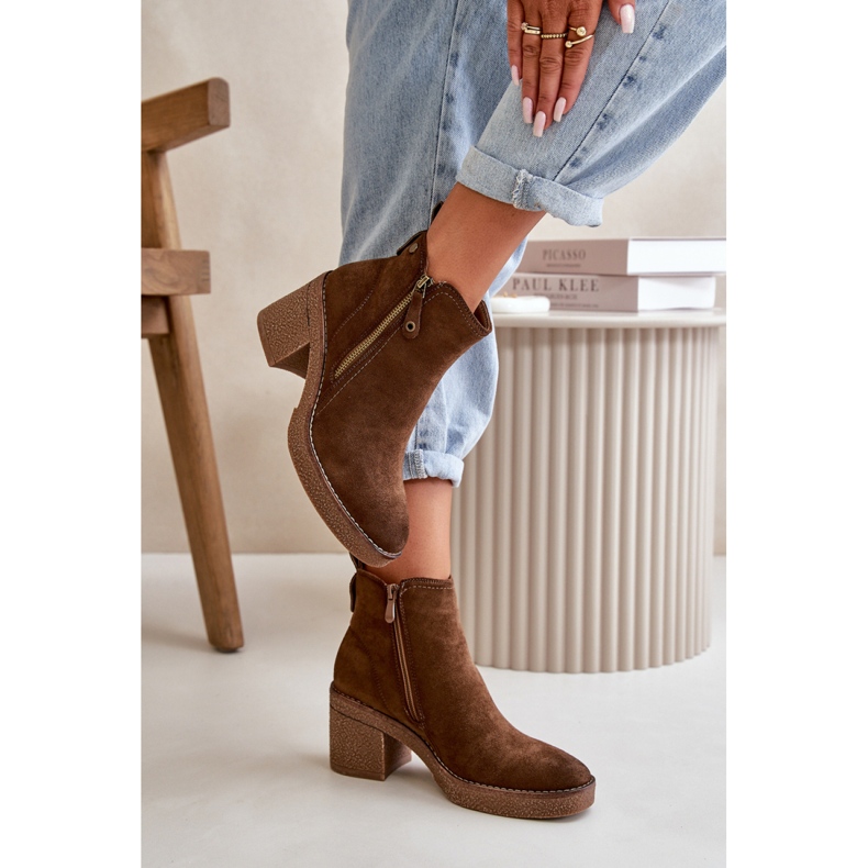 Barna színű női magas sarkú bokacsizma 1