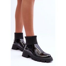 Step in style Chelsea csizma Model Pavo DES925M Black Lakier - Lépj stílusosan fekete 1