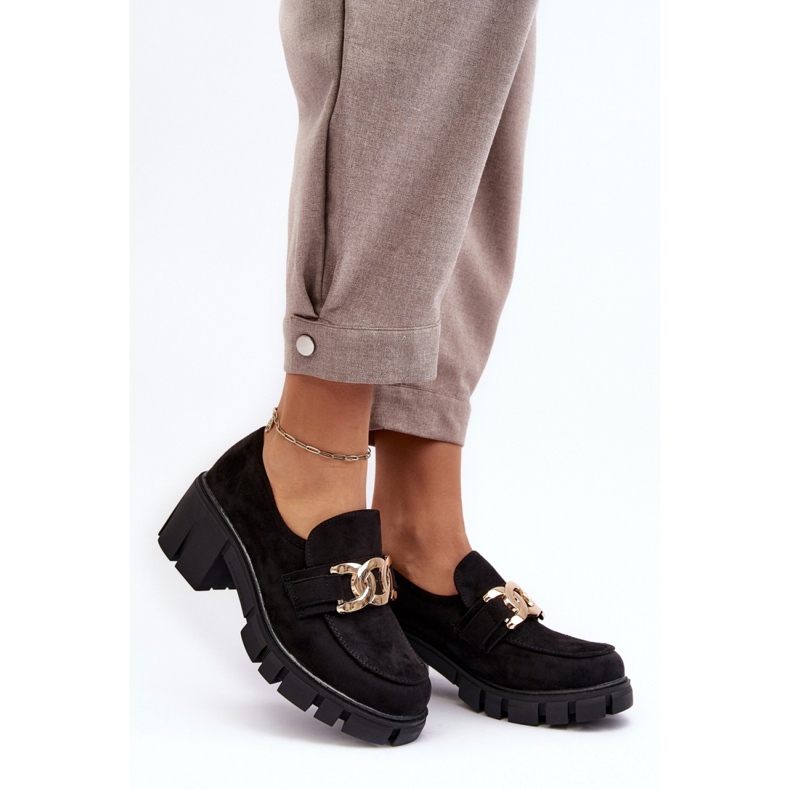 Női magas sarkú cipő fekete díszítéssel 1