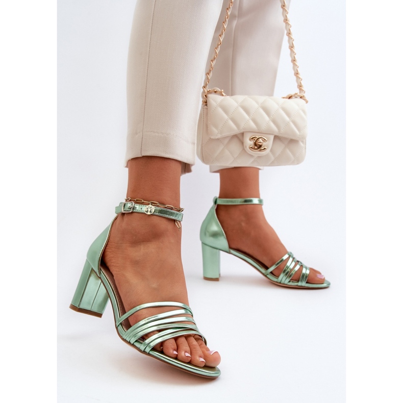 Zöld pántos magassarkú szandál 1