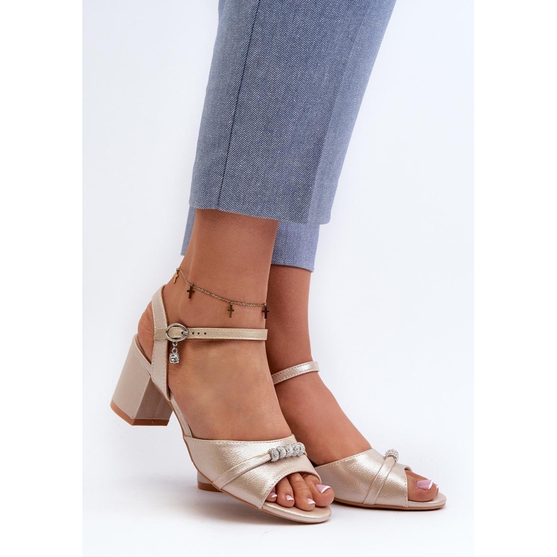 Step in style Narhi 20241 arany modell szandál - Lépj stílusosan sárga 1