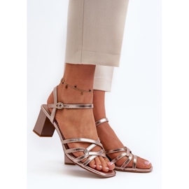 Step in style Szandálok Model Sergio Leone SK065 Gold - Lépj stílusosan sárga 1 Step in style Szandálok Model Sergio Leone SK065 Gold - Lépj stílusosan sárga 1