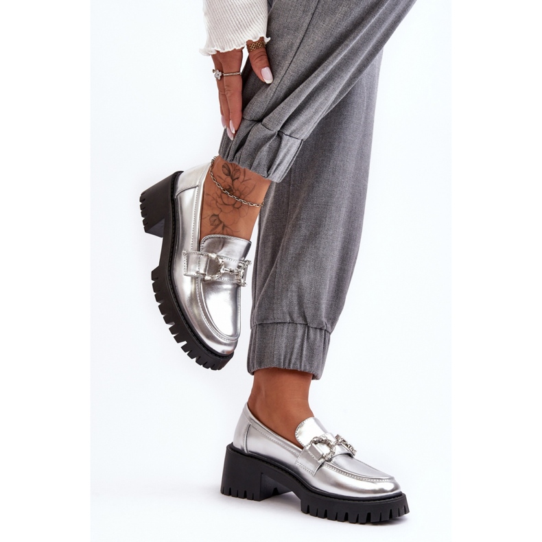 Ezüst színű női bebújós mokaszinok 1