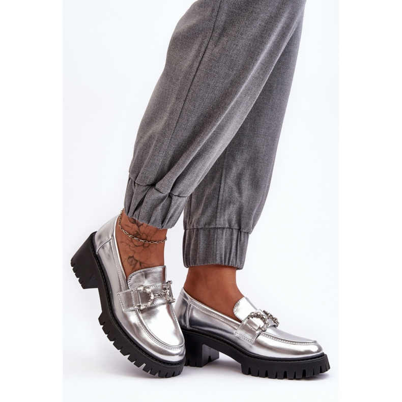 Ezüst színű női bebújós mokaszinok 2