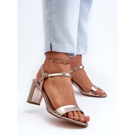 Arany/pezsgős szandál aranysárga 2