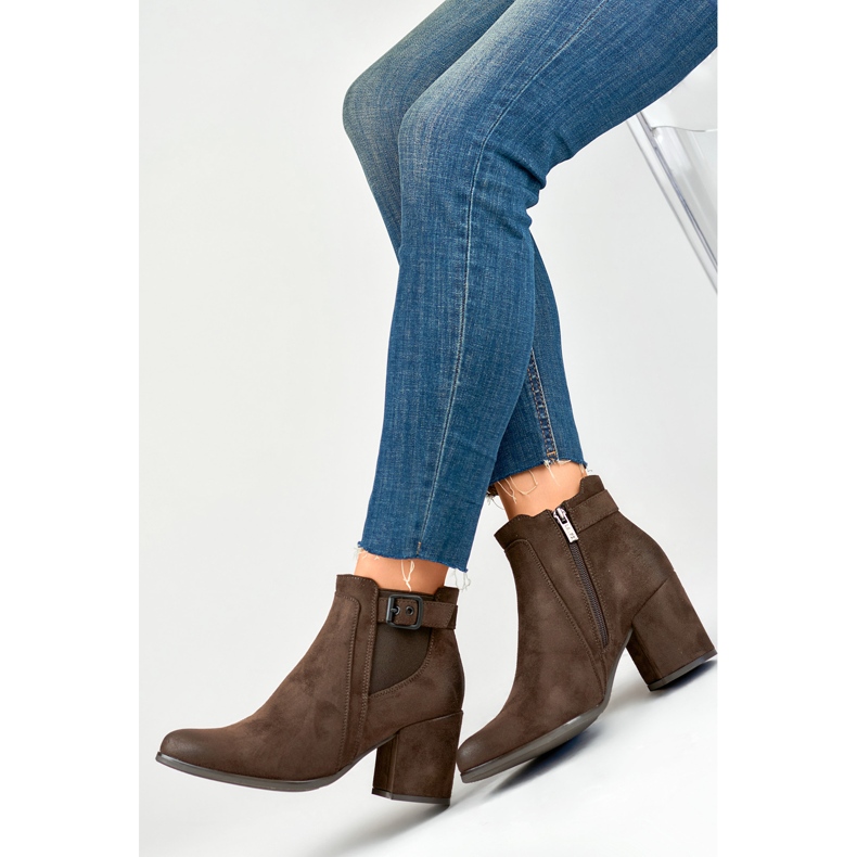 Szőrrel szigetelt női csizma 260034BR-SU barna 1