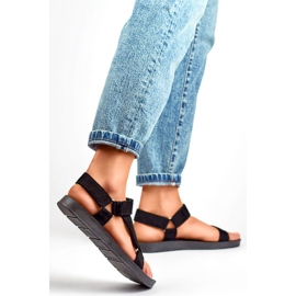 Női sportszandál LEI530B fekete 2