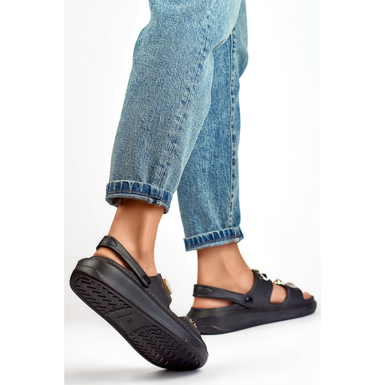 Női szandál díszítéssel JHC3071B, fekete 1