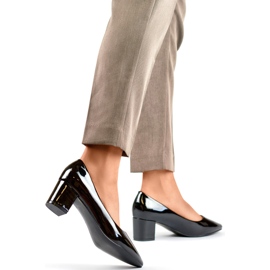 Női patentos szivattyúk CIC-312B, fekete 1