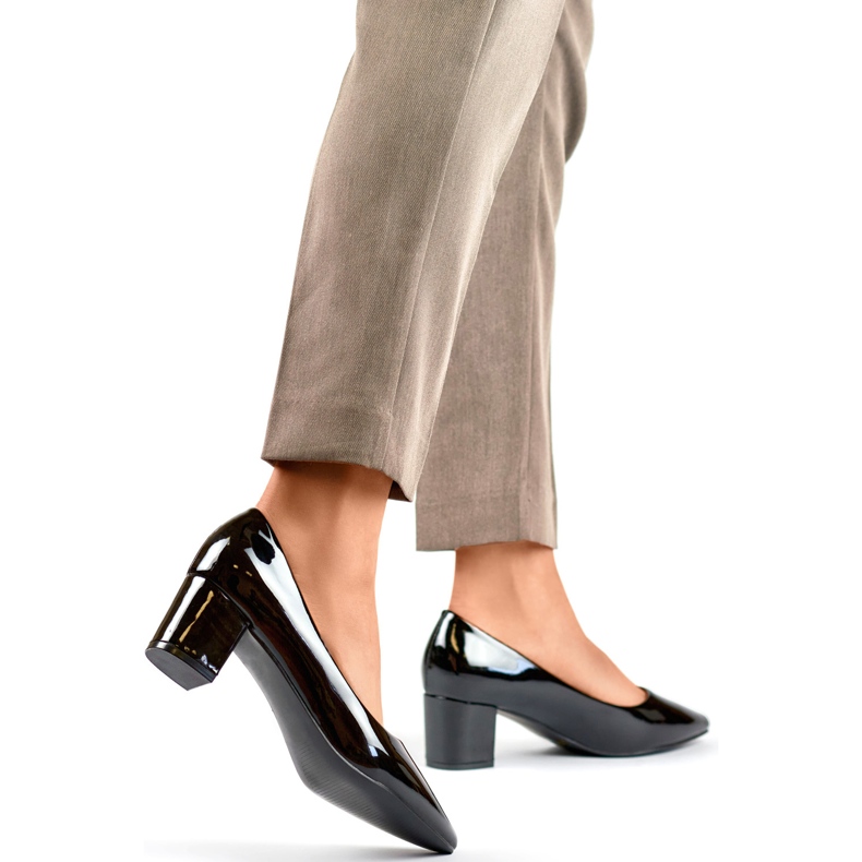 Női patentos szivattyúk CIC-312B, fekete 1