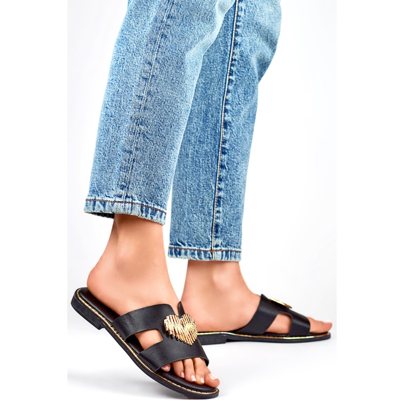 Női papucs KK-731B szívvel, fekete 1