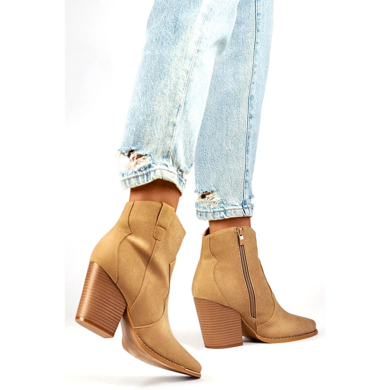 Szőrmével bélelt női csizma A5618-8BE, bézs 1