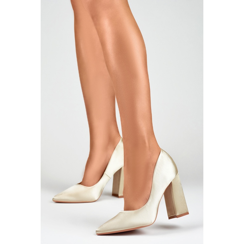 Női pumpák magassarkún 9820BE, bézs és arany 1 Női pumpák magassarkún 9820BE, bézs és arany 1