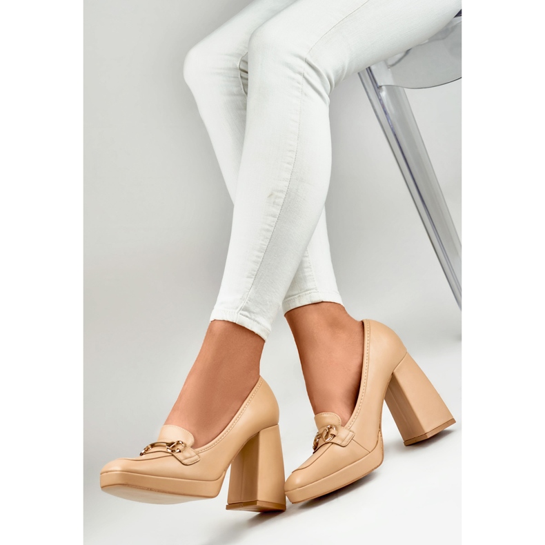 Női szivattyúk díszítéssel M047-NU bézs 1