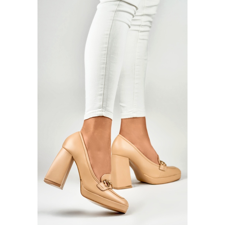 Női szivattyúk díszítéssel M047-NU bézs 2