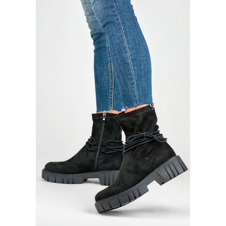 DE1127S-B modell fekete velúr csizma 2