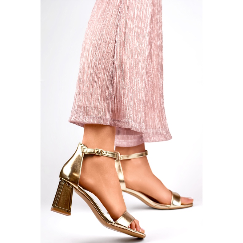 Női szandál 0696GO arany sárga 1