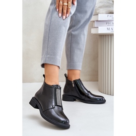 S.Barski Patent bőrből készült alacsony bokacsizma cipzáras díszítéssel D&amp;A MR880-142 fekete 2