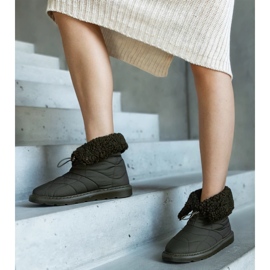 Zöld hőszigetelt hócsizma Caellita mandzsettával fekete 1 Zöld hőszigetelt hócsizma Caellita mandzsettával fekete 1