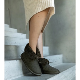 Zöld hőszigetelt hócsizma Caellita mandzsettával fekete 2 Zöld hőszigetelt hócsizma Caellita mandzsettával fekete 2