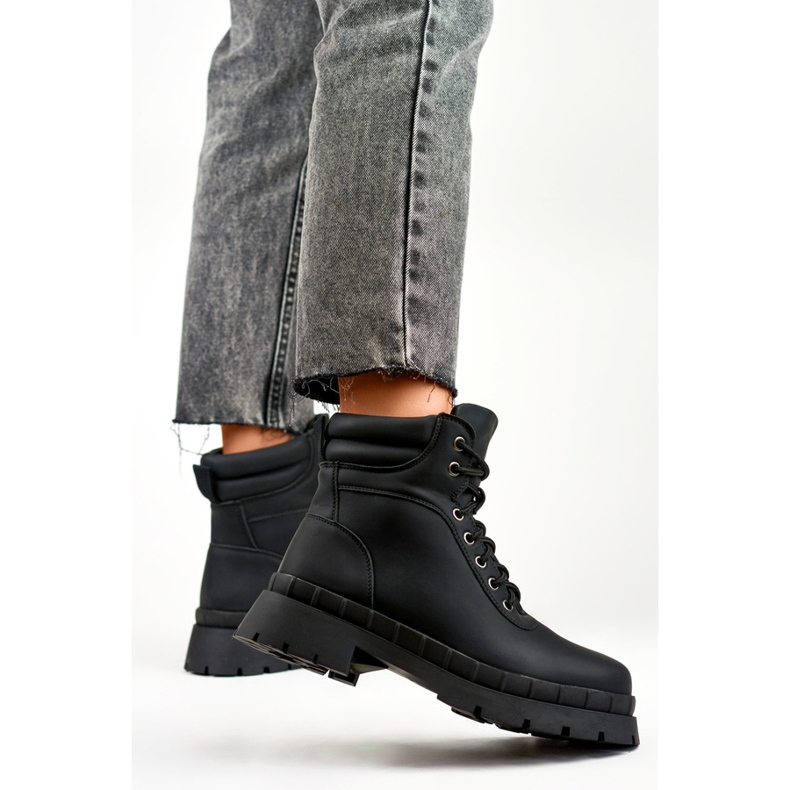 Női csizma, enyhén szigetelt, fekete 8538A-B 2 Női csizma, enyhén szigetelt, fekete 8538A-B 2