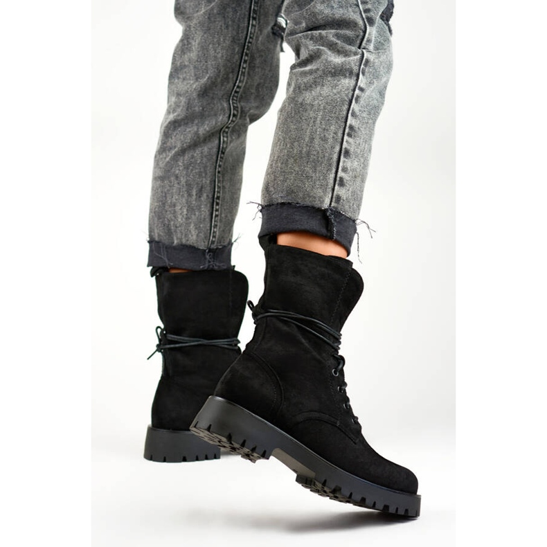 Női velúr fűzős bokacsizma fekete DE1051S-B bézs 2