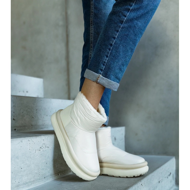 Bézs meleg hócsizma a Cores platformon 1