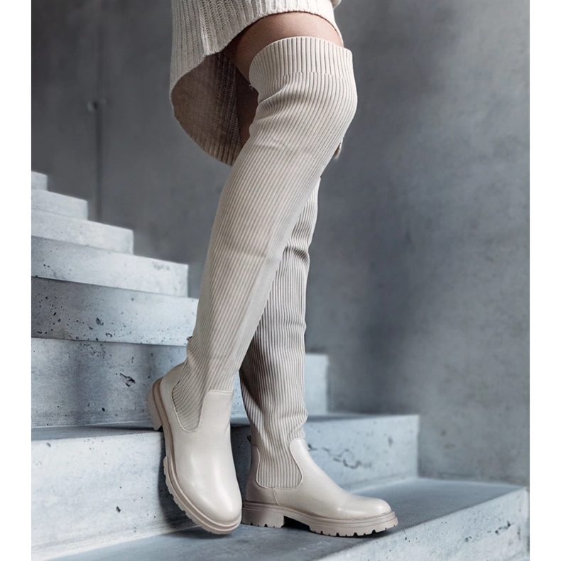 Bézs színű hosszú csizma Daryl elasztikus felsőrésszel 1