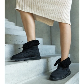 Fekete hőszigetelt hócsizma Caellita mandzsettával 1