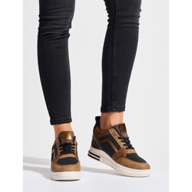 Női barna és fekete tornacipő rejtett ékkel 1