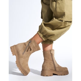 Sötétbézs színű női bokacsizma dekoratív cipzárral 2 Sötétbézs színű női bokacsizma dekoratív cipzárral 2