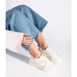 Fehér női sportcipő magas talppal 2