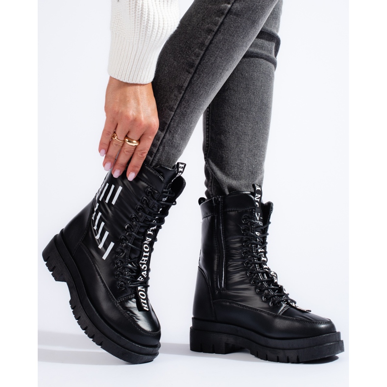 Női hőszigetelt táskák Vinceza platformon fekete 1 Női hőszigetelt táskák Vinceza platformon fekete 1