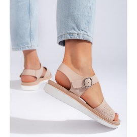 A márka világos rózsaszín platformszandálja Sergio Leone 1